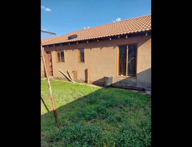 2 BEDROOM HOUSE FOR SALE IN KATLEHONG SOUTH